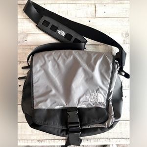 The North Face laptop tote, shoulder strap, grey/black